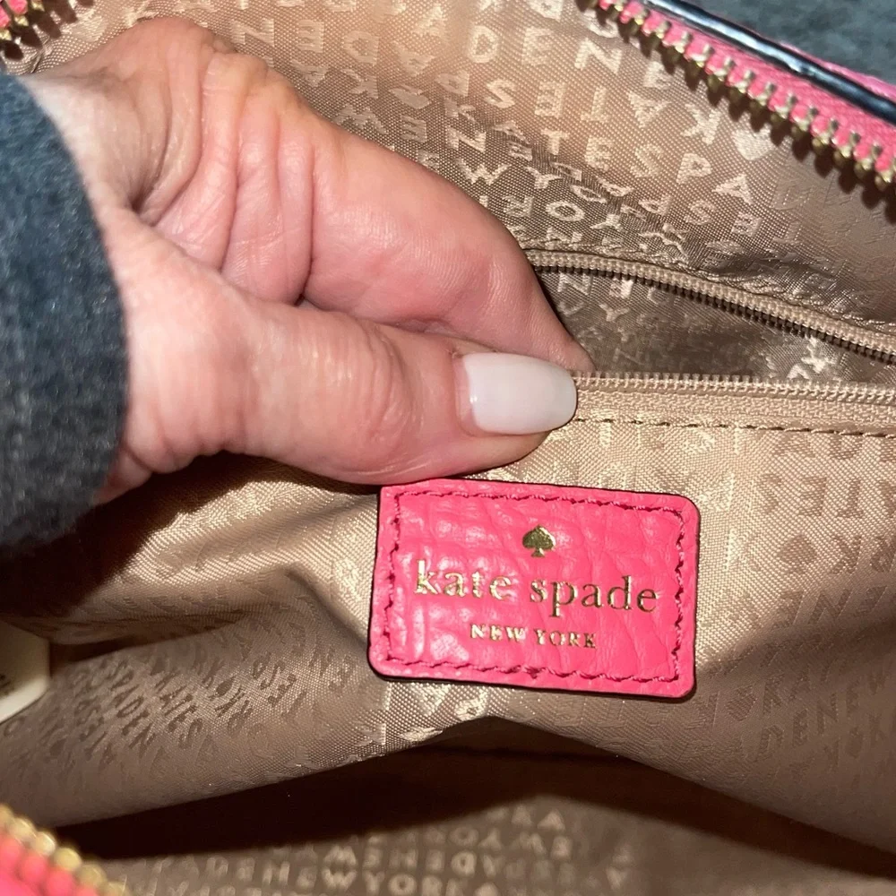 Kate Spade- Perri Lane Bubbles Delaney Leather Purse with crossbody strap. - Picture 12 of 16